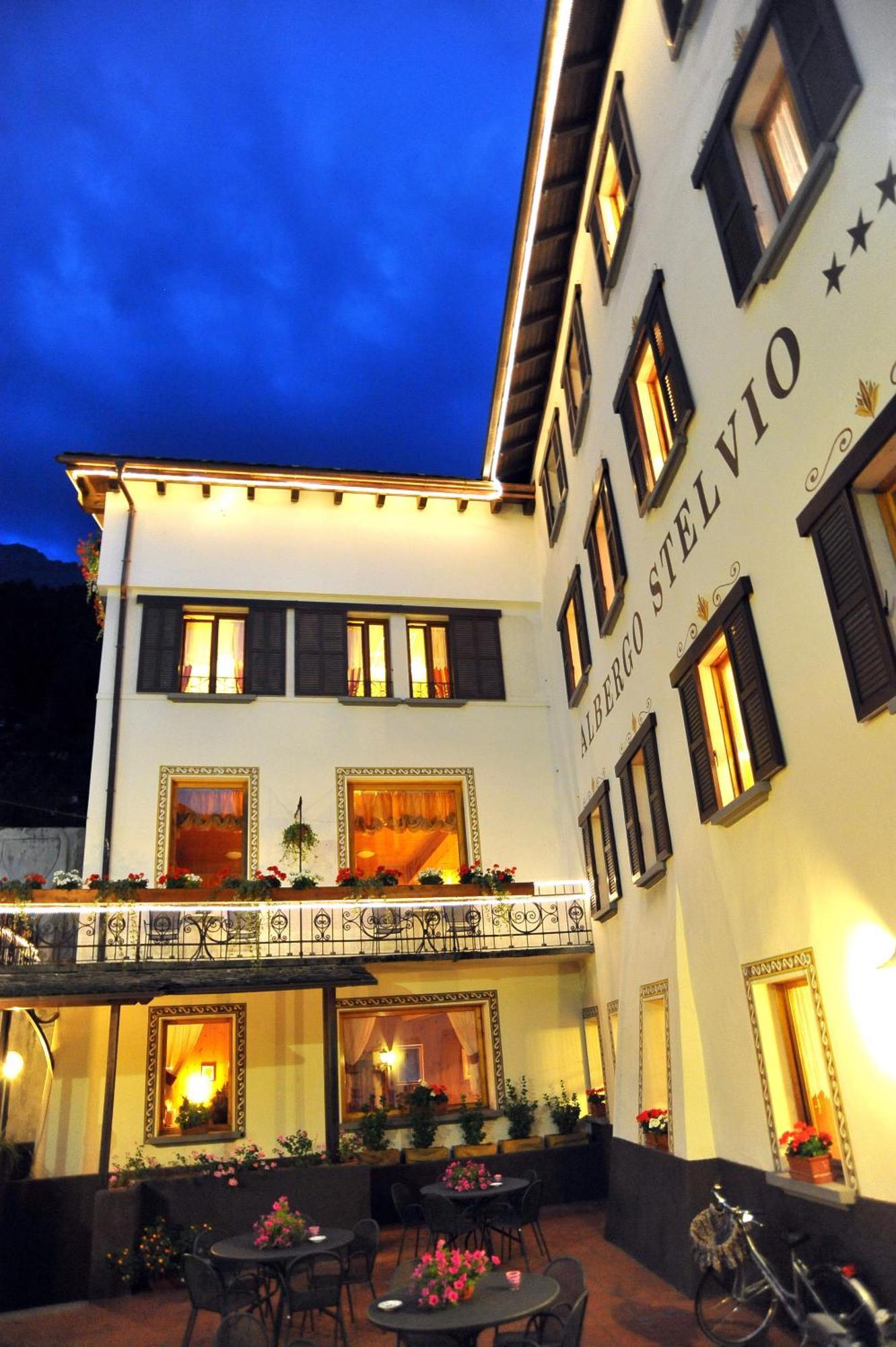 Albergo Stelvio Bormio Exteriör bild
